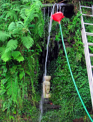 The watering system: source in waterfall